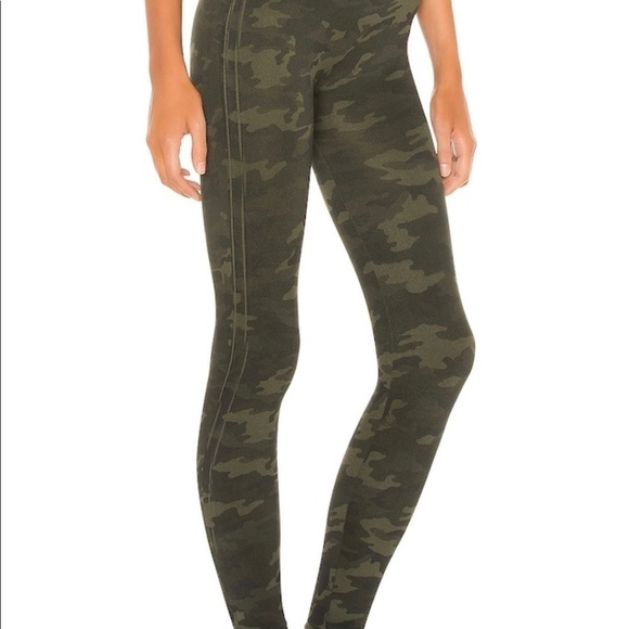 Spanx Look At me Now Camo Green leggings Gently Used size Small - Picture 4 of 8